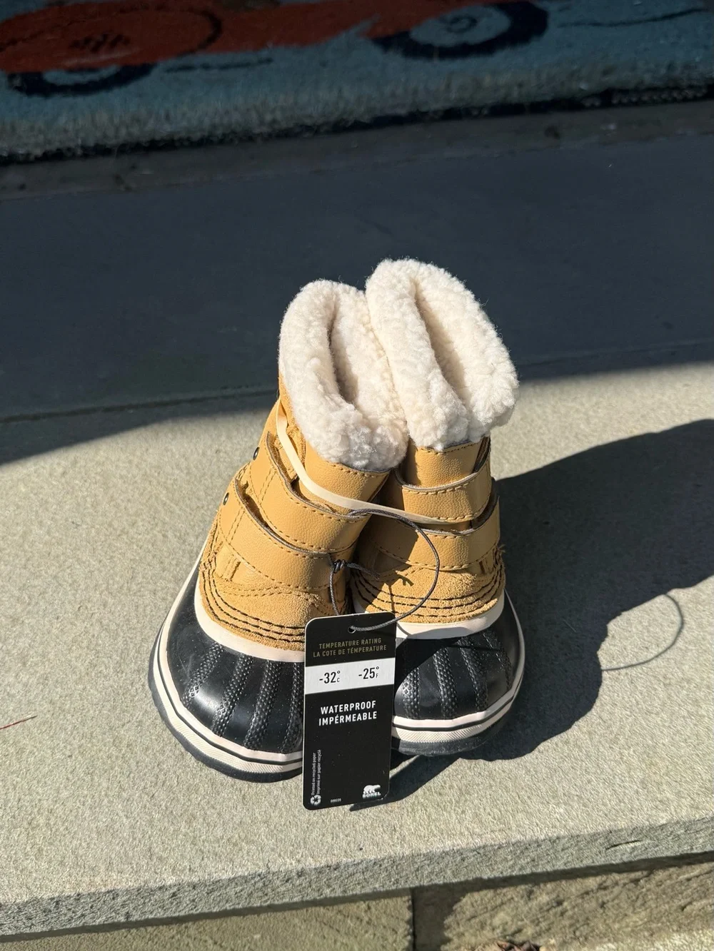 Sorel Cream and Gray Plush Fleece-Lined Boot Interior